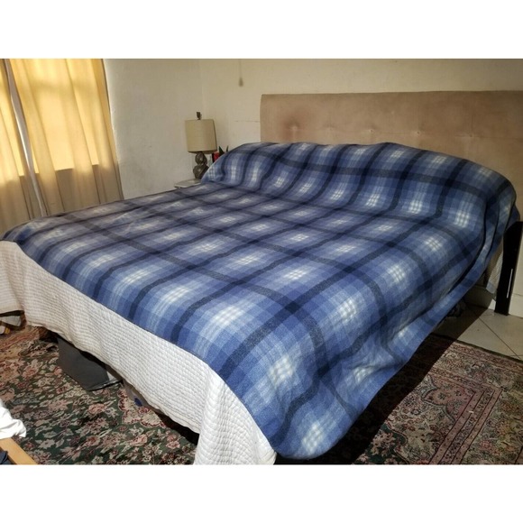 LL Bean Virgin Wool Blanket White Blue Plaid Tartan 100" x  86" King Excellent - Picture 1 of 11